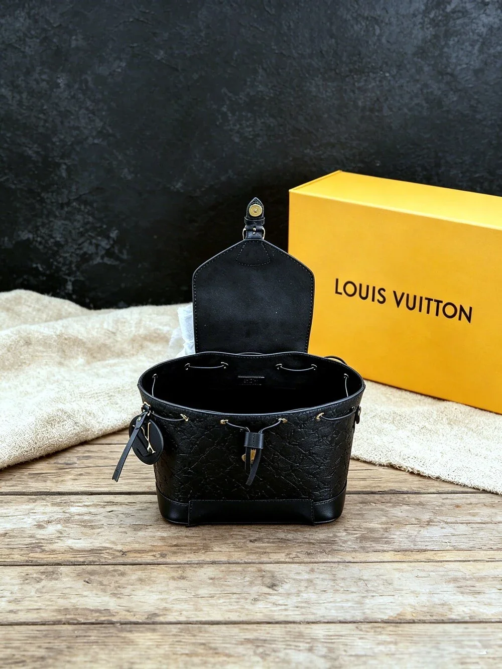 Louis Vuitton Montsouris PM Monogram Empreinte